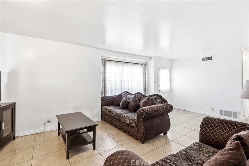 Home at 1628 Arroyo, Pomona — photo 8 of 12
