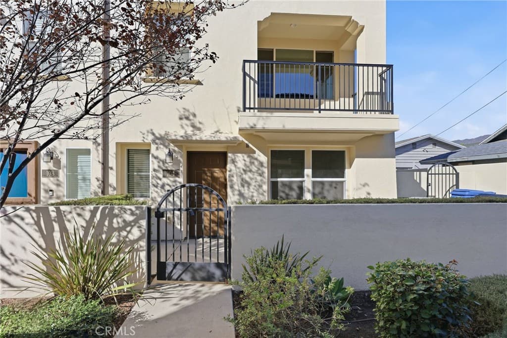 Townhouse at 809 N Dalton, Azusa — photo 4 of 12