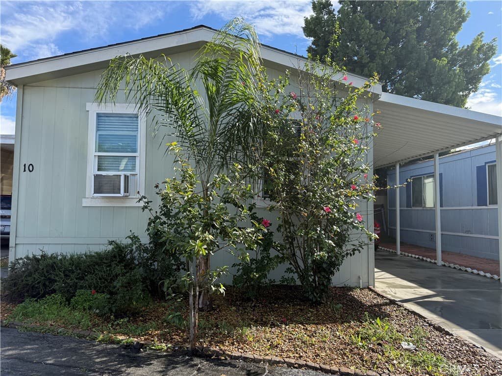 Home at 12700 Elliott Avenue 10, El Monte — photo 3 of 12