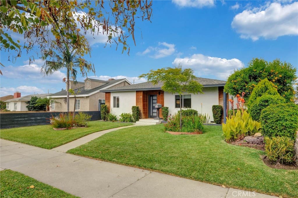 Home at 929 N Sunset, Azusa — photo 3 of 12