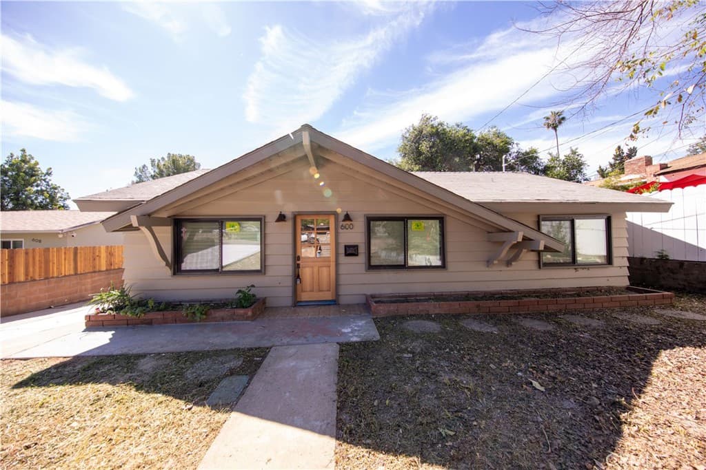Home at 600 E Sierra Madre, Sierra Madre — photo 1 of 12