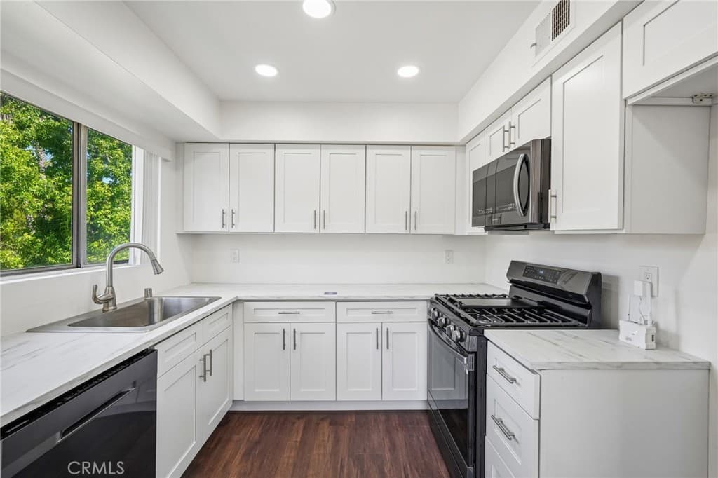 Condo at 1100 Cleghorn e, Diamond Bar — photo 12 of 12