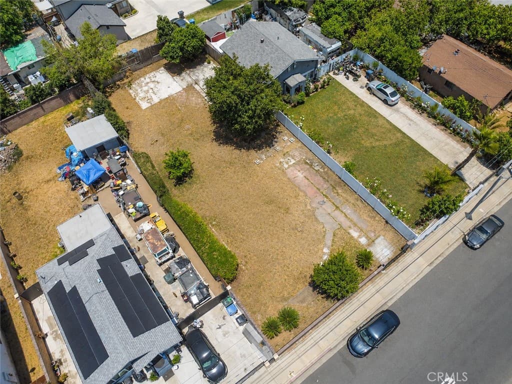 Home at 949 W Grand Ave, Pomona — photo 3 of 11