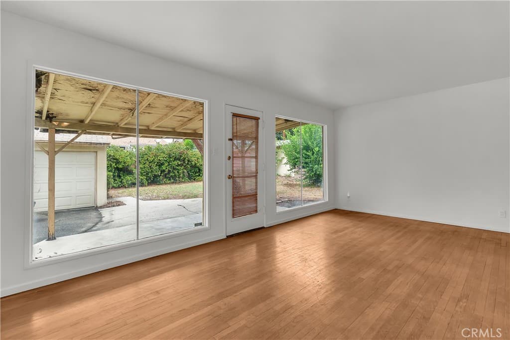 Home at 311 Saint Bonaventure St, Claremont — photo 5 of 12
