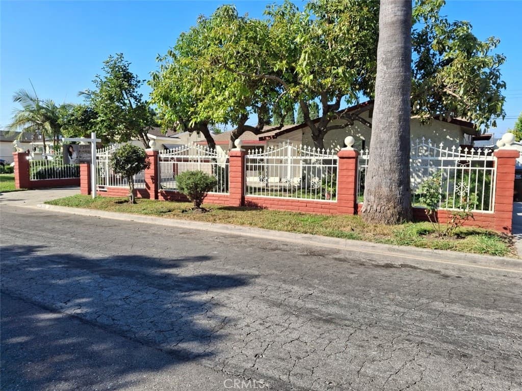 Home at 13618 Las Vecinas Dr, La Puente — photo 3 of 12