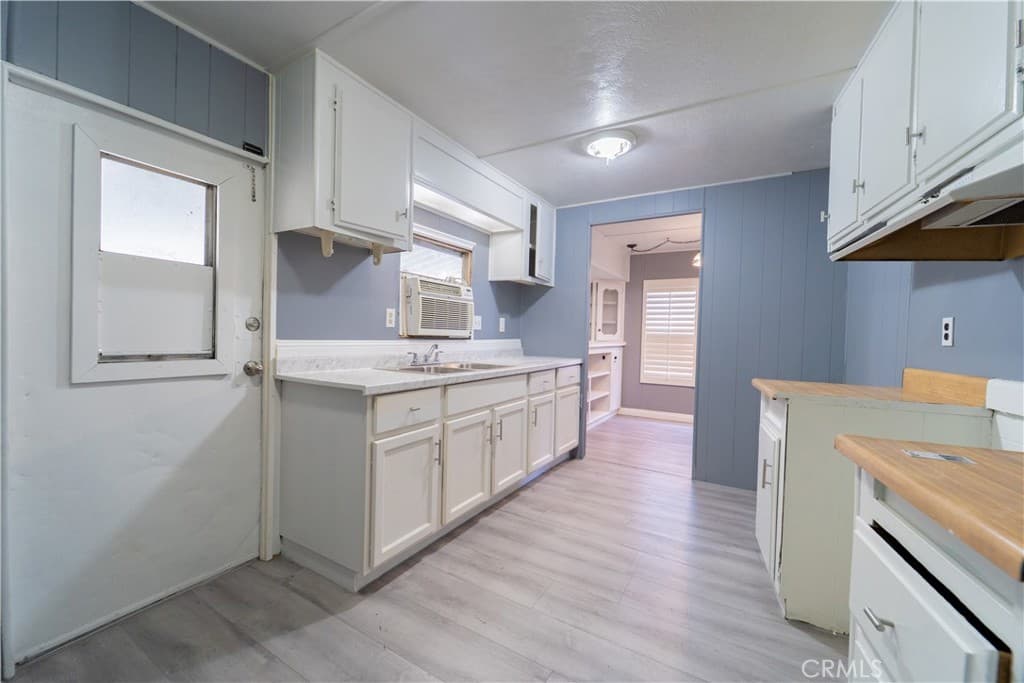 Home at 716 N Grand J4, Covina — photo 2 of 12