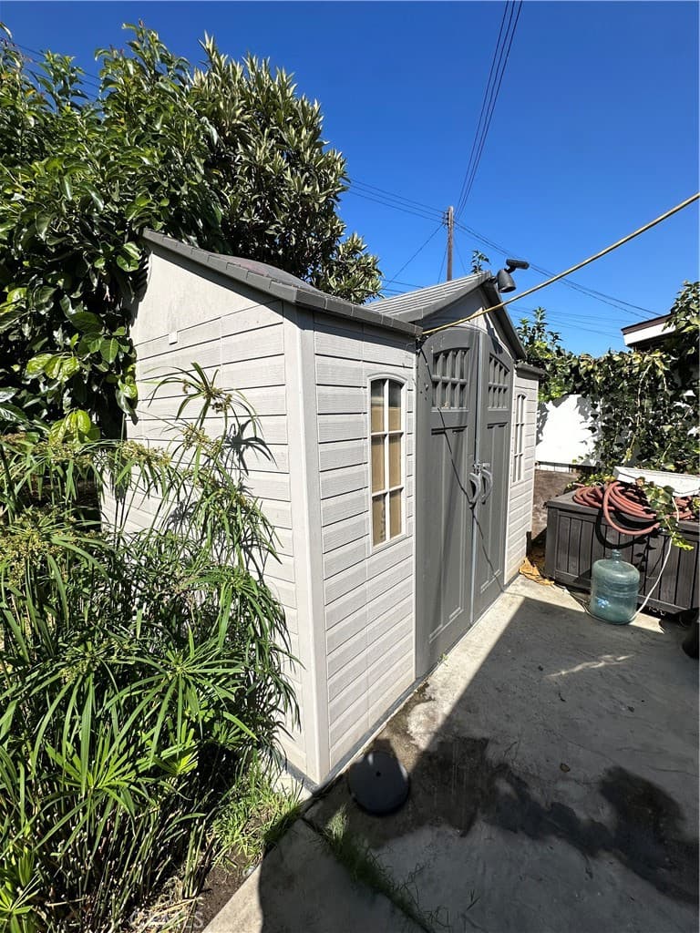 Home at 429 Jansu, Pomona — photo 12 of 12