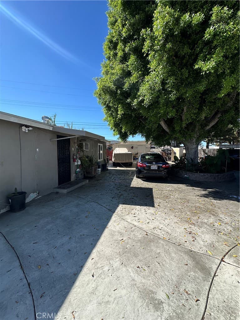 Home at 429 Jansu, Pomona — photo 5 of 12