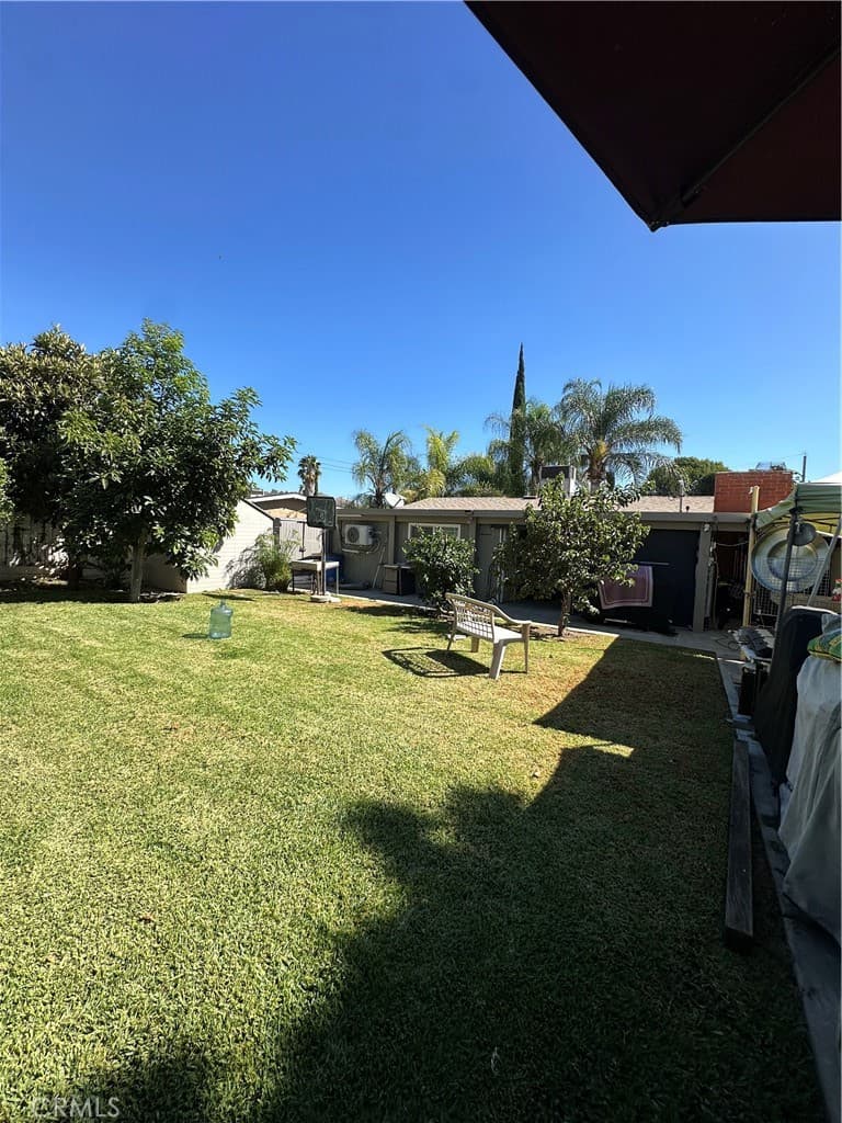 Home at 429 Jansu, Pomona — photo 9 of 12