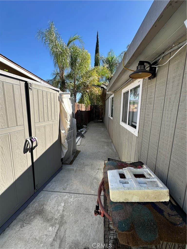 Home at 429 Jansu, Pomona — photo 10 of 12
