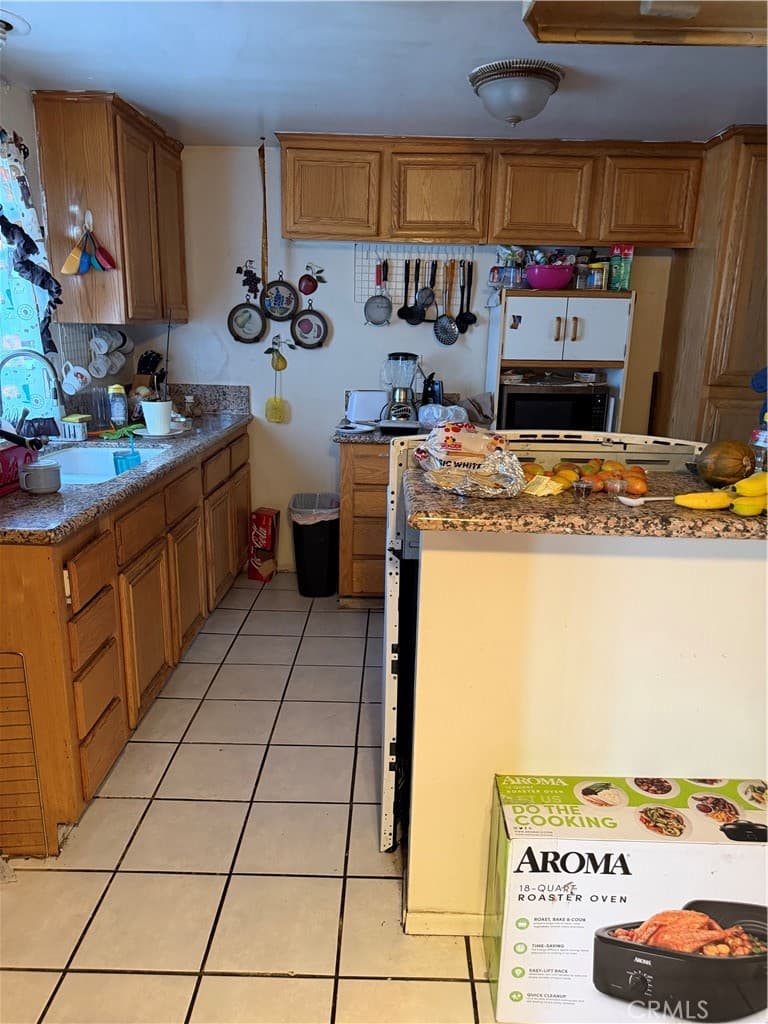 Home at 11823 Basye, El Monte — photo 4 of 5