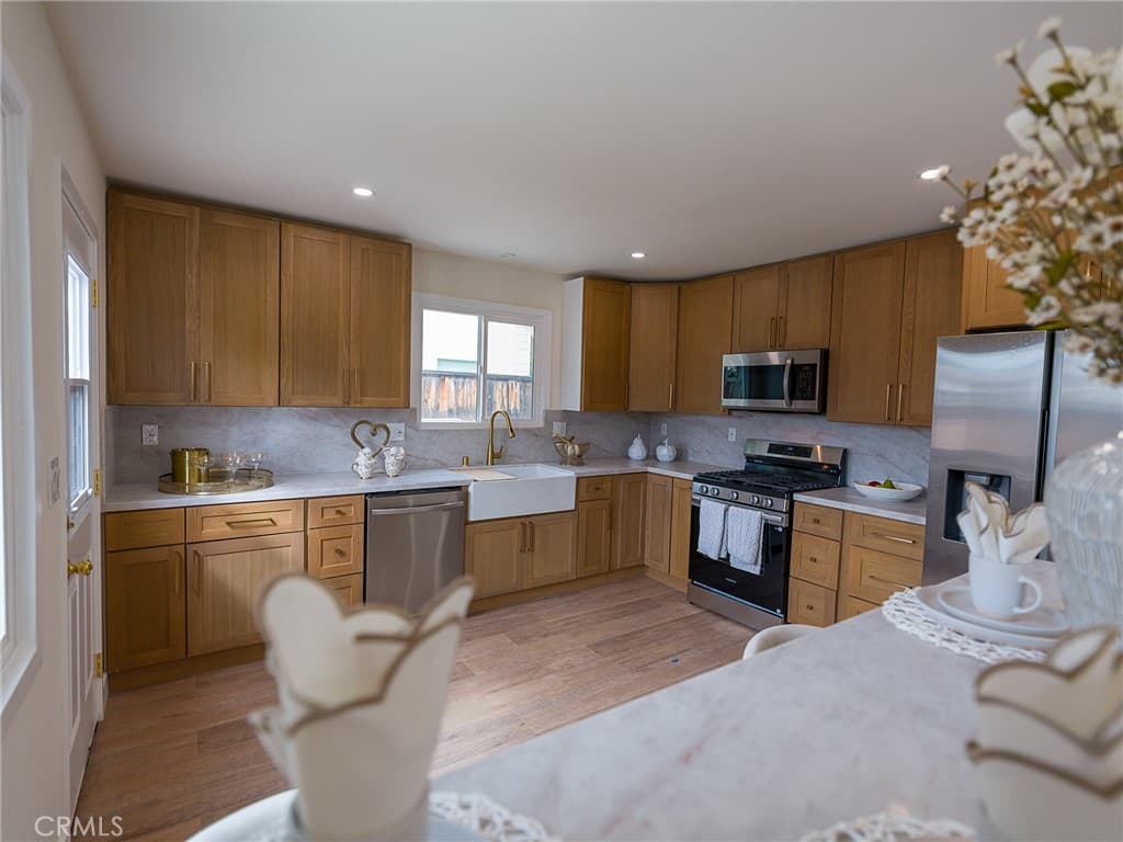 Home at 613 N Garsden Avenue, Covina — photo 3 of 12