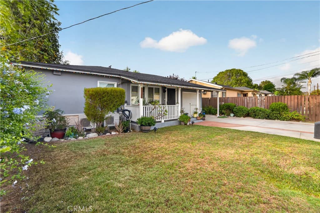Home at 2103 Wesleygrove Avenue, Duarte — photo 3 of 12