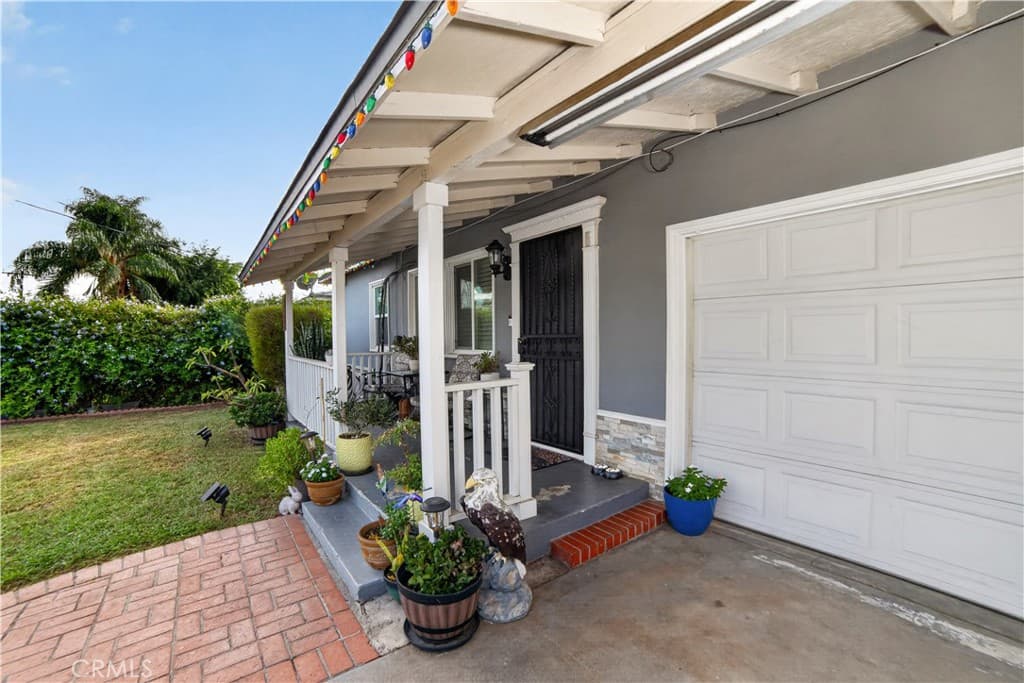 Home at 2103 Wesleygrove Avenue, Duarte — photo 5 of 12