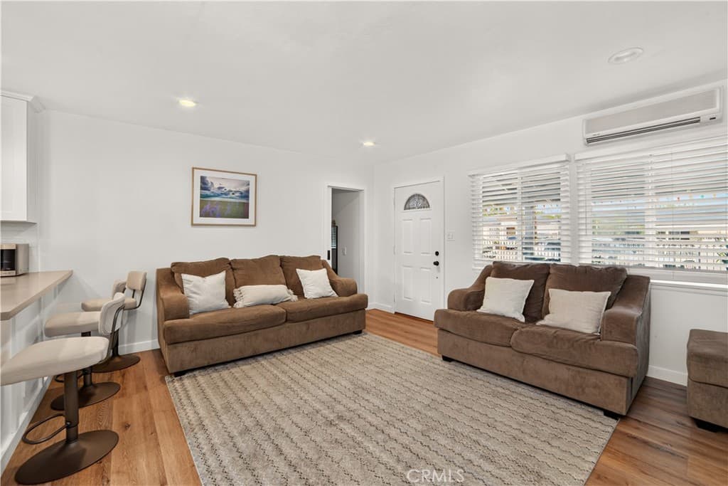 Home at 2103 Wesleygrove Avenue, Duarte — photo 10 of 12