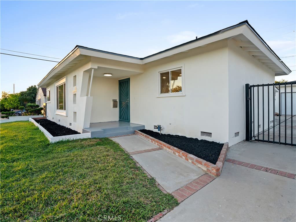 Home at 1125 E Louisa, West Covina — photo 2 of 12