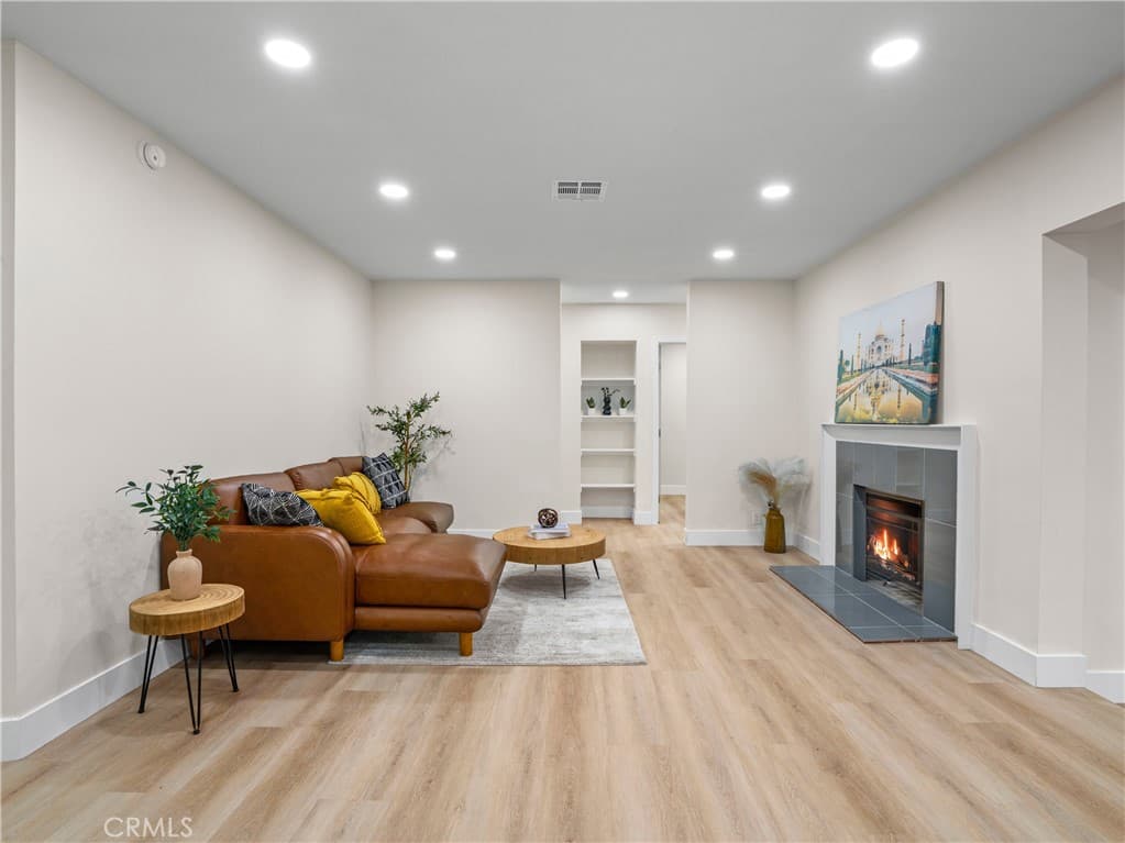 Home at 1125 E Louisa, West Covina — photo 3 of 12
