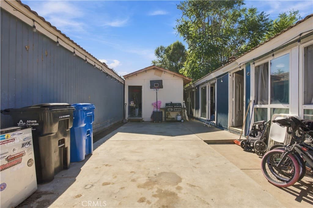 Townhouse at 1606 Home, Pomona — photo 5 of 12