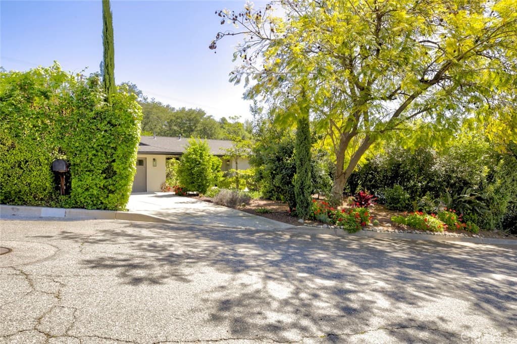 Home at 650 Sierra Meadows, Sierra Madre — photo 2 of 12
