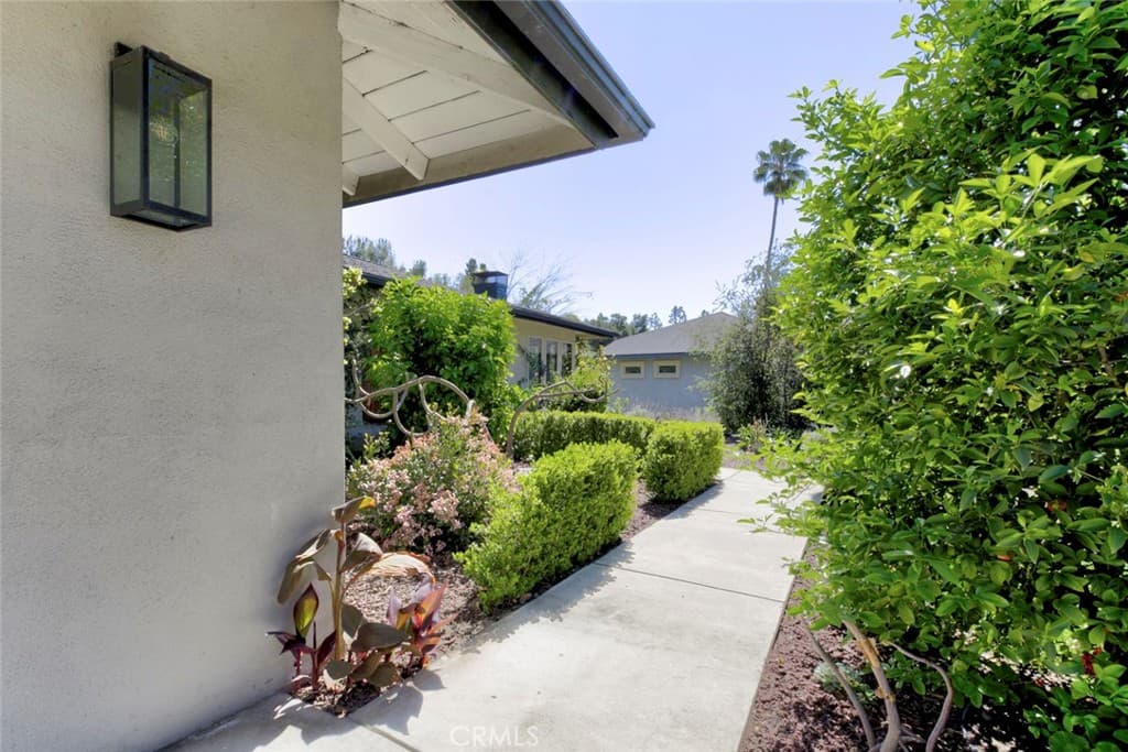 Home at 650 Sierra Meadows, Sierra Madre — photo 3 of 12