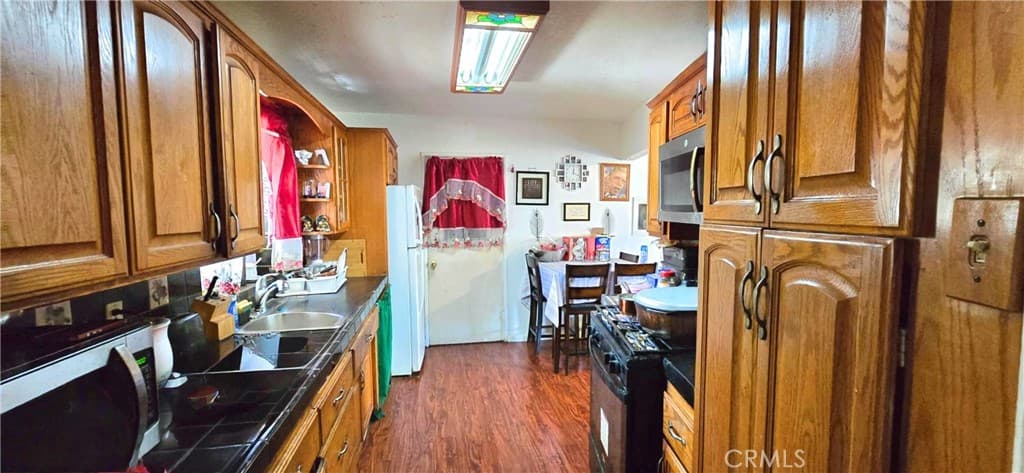 Home at 2370 Marquette Avenue, Pomona — photo 11 of 12