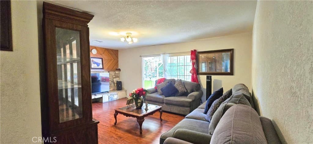 Home at 2370 Marquette Avenue, Pomona — photo 7 of 12
