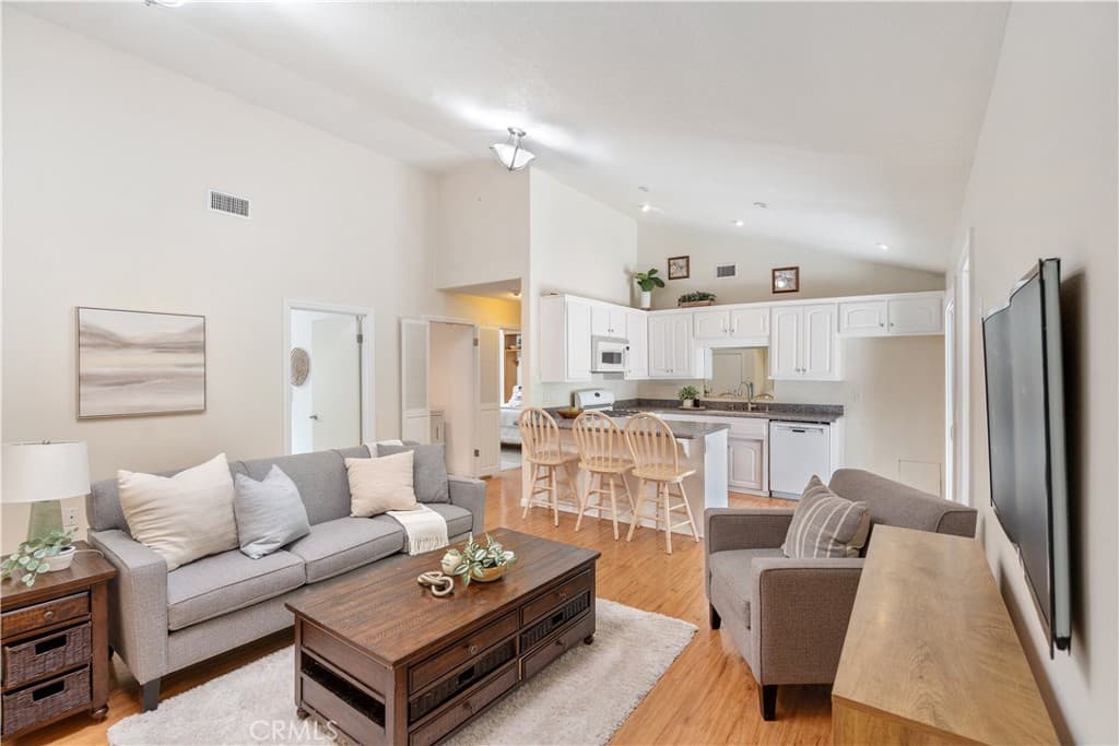Home at 1002 Pomello, Claremont — photo 10 of 12
