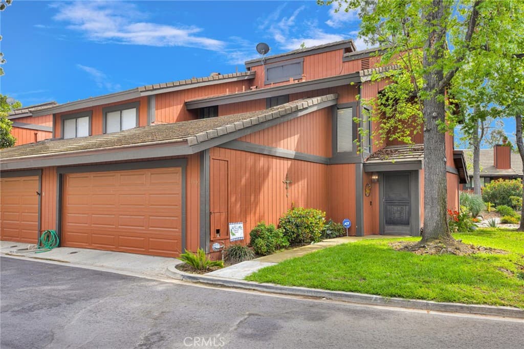 Townhouse at 152 Cedar Creek, San Dimas — photo 3 of 12