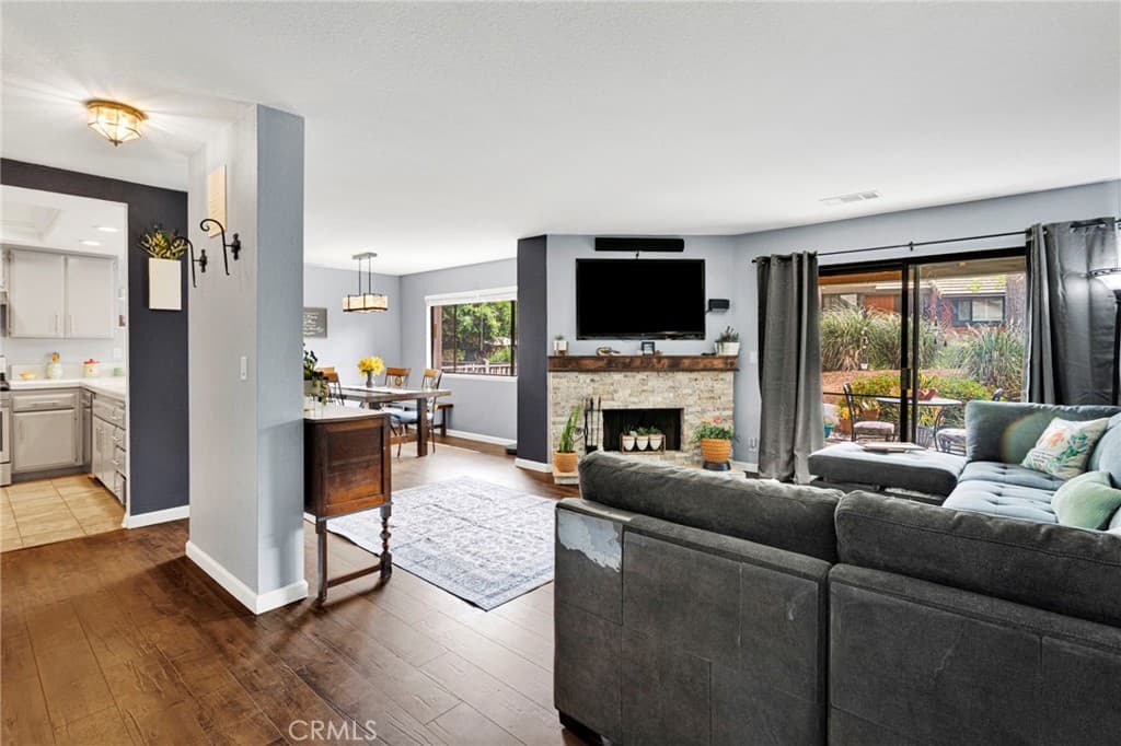 Townhouse at 152 Cedar Creek, San Dimas — photo 5 of 12