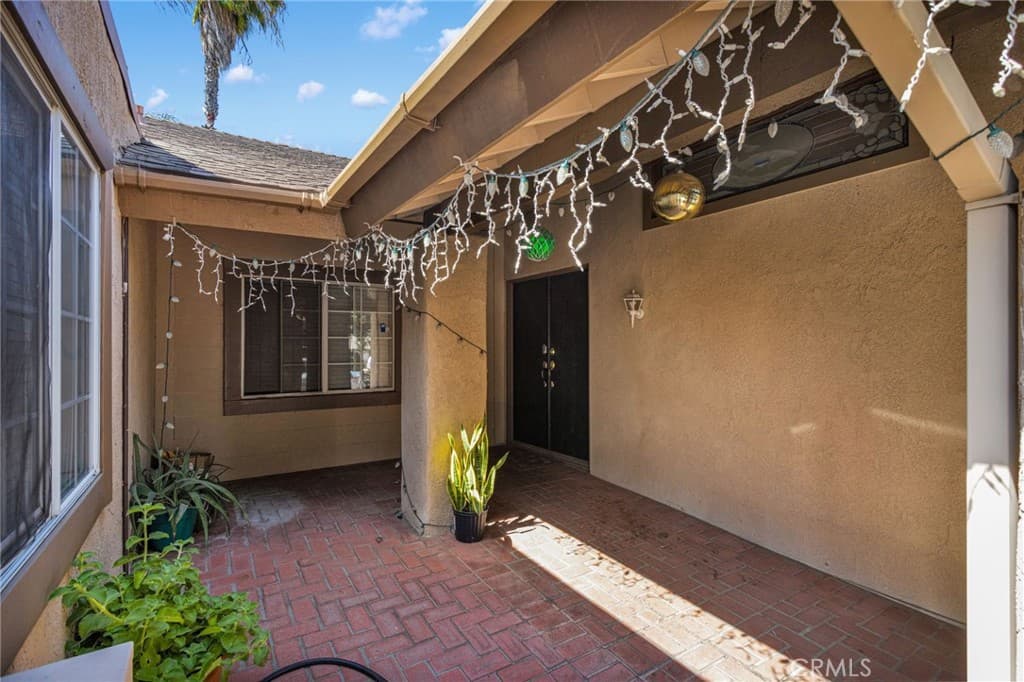 Home at 1087 Baseline Road, La Verne — photo 5 of 12
