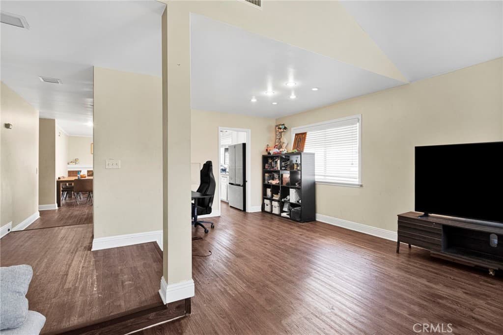 Home at 1087 Baseline Road, La Verne — photo 7 of 12