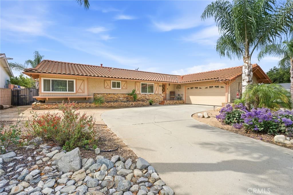 Home at 1466 Briarcroft, Claremont — photo 3 of 12