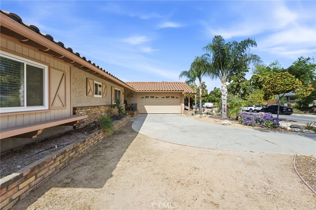 Home at 1466 Briarcroft, Claremont — photo 4 of 12