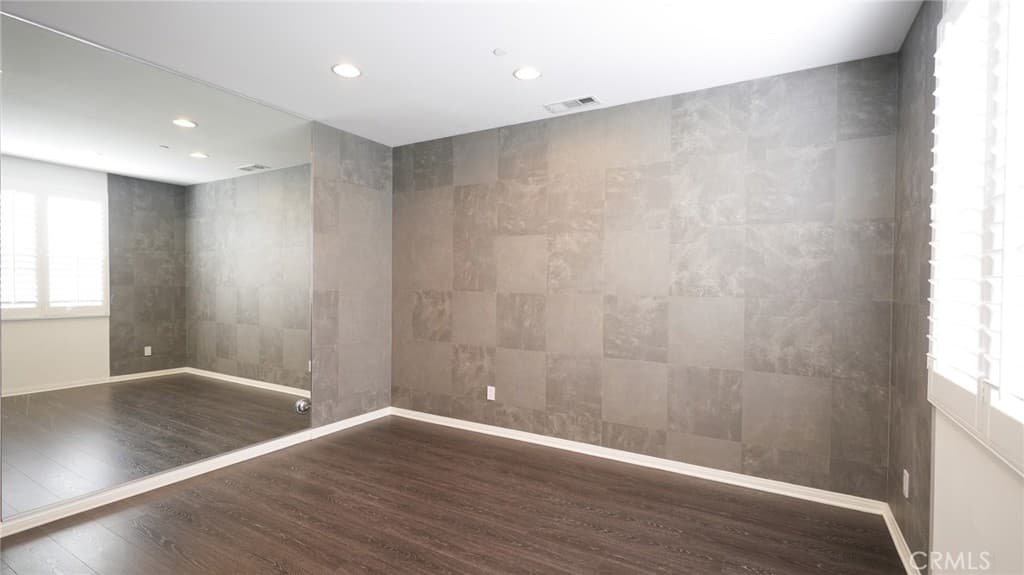 Townhouse at 181 E Commercial, San Dimas — photo 2 of 12