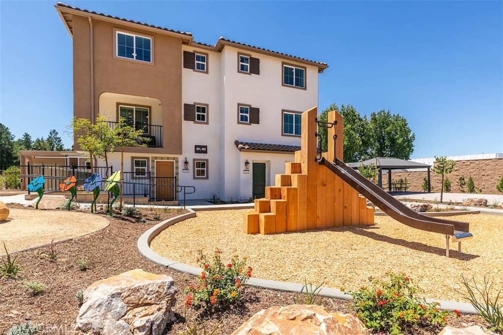 Townhouse at 412 Cypress Grove Lane, Pomona — photo 12 of 12