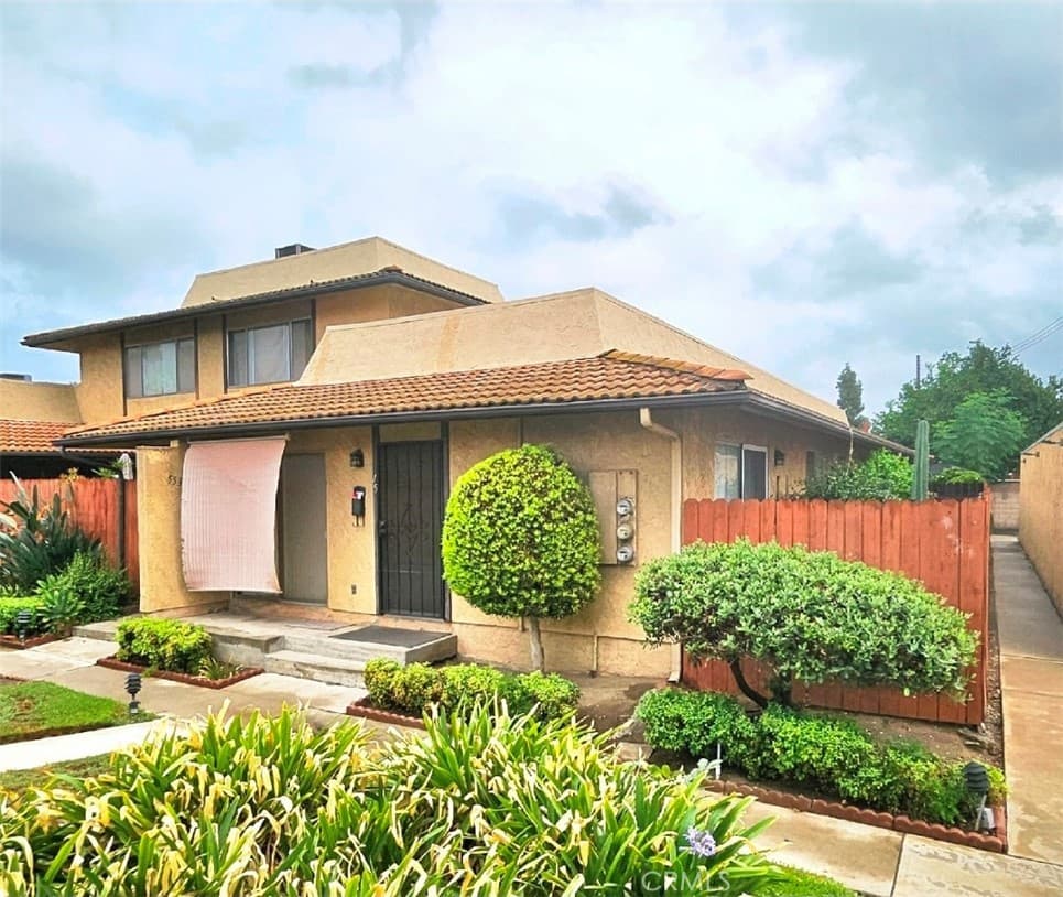 Condo at 5530 Welland Ave. 15, Temple City — photo 1 of 12