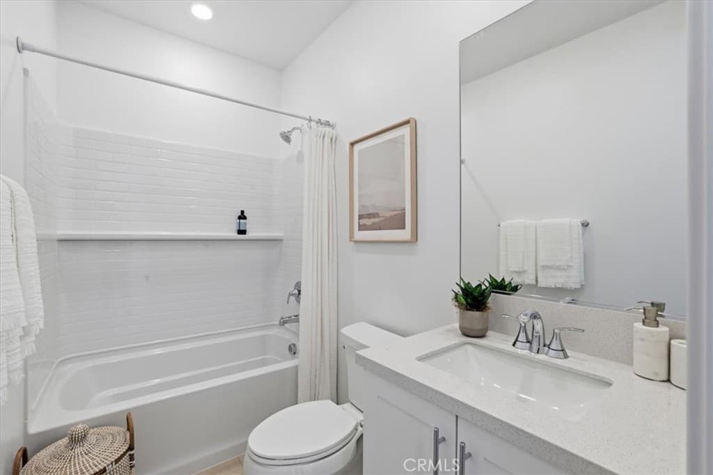 Home at 11446 Clover Lane, El Monte — photo 7 of 12