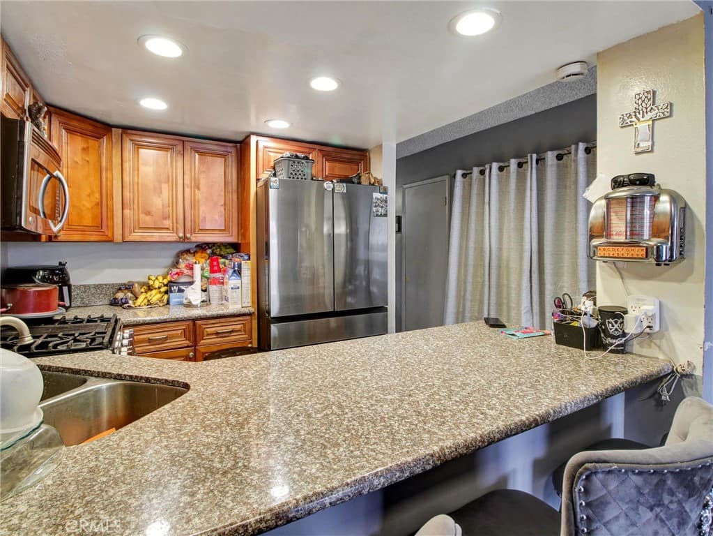 Condo at 1706 Puente Avenue, Baldwin Park — photo 8 of 12