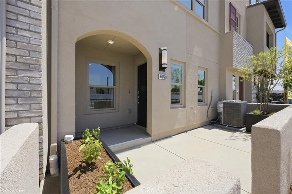Townhouse at 10728 Golden Koi C, El Monte — photo 3 of 12