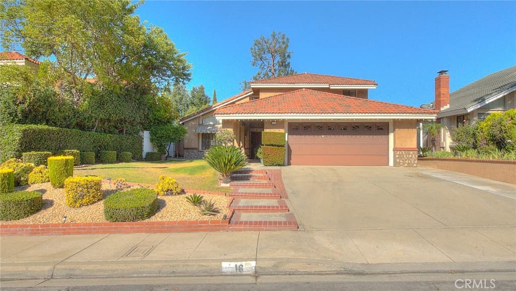 Home at 16 Sunset Ridge, Pomona — photo 2 of 12