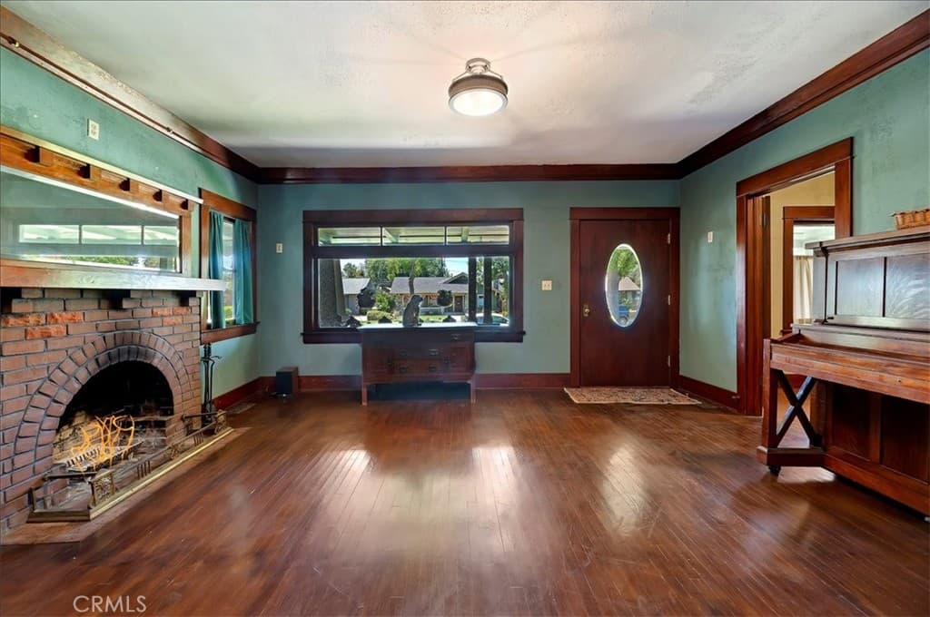 Home at 165 E Columbia Avenue, Pomona — photo 8 of 12