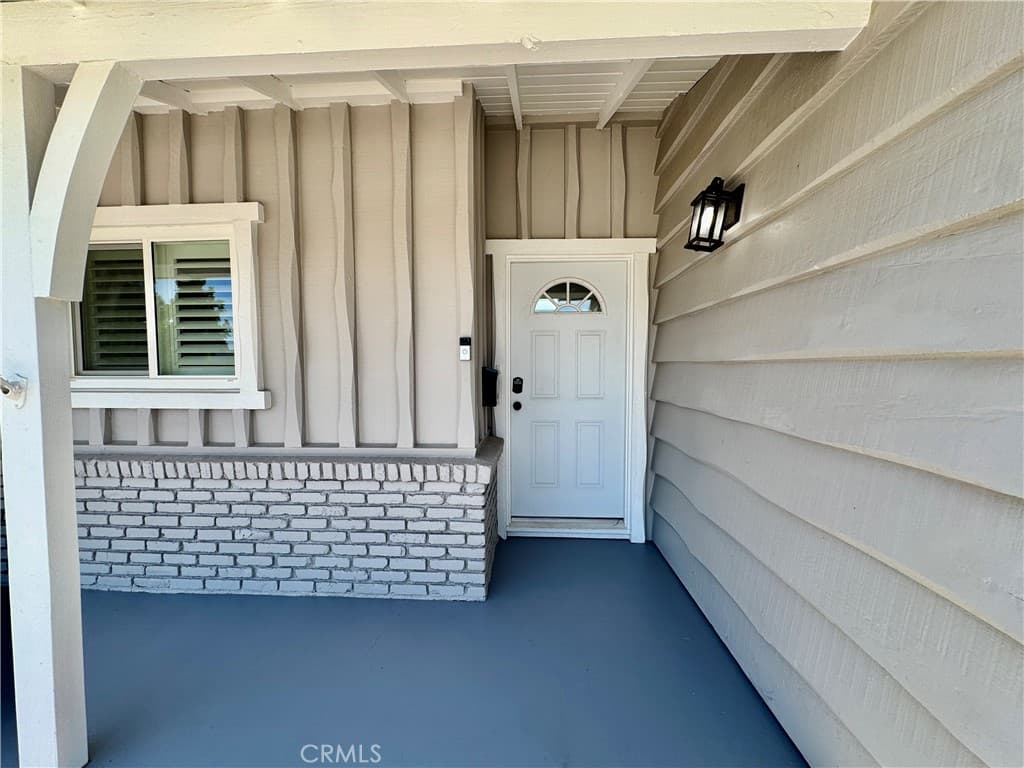 Home at 1127 Turning Bend, Claremont — photo 7 of 12