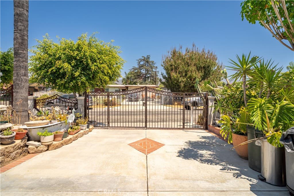 Home at 18438 E Citrus Edge, Azusa — photo 3 of 12