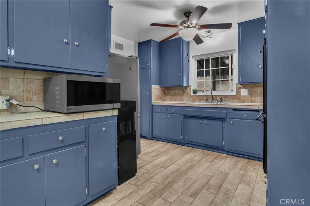 Home at 1521 Densmore Street, Pomona — photo 5 of 12