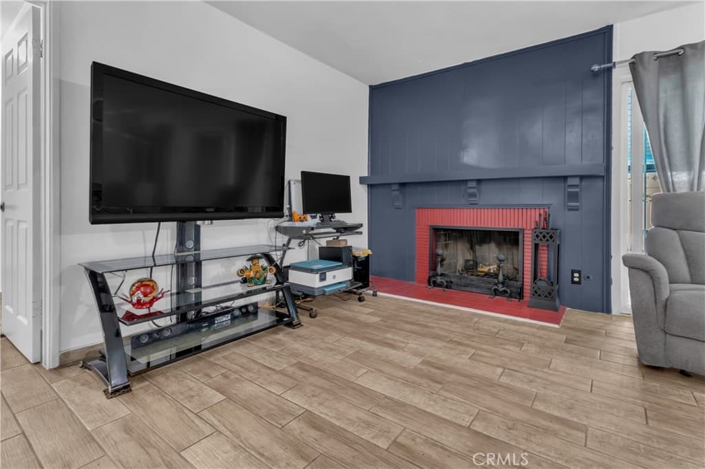Home at 1521 Densmore Street, Pomona — photo 9 of 12