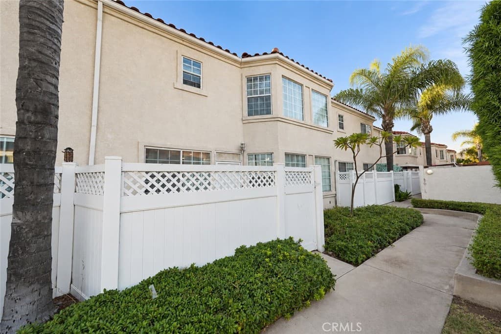 Condo at 19555 E Cypress Street P, Covina — photo 5 of 12