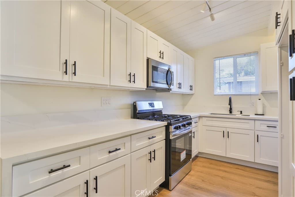 Home at 1930 W 9th, Pomona — photo 11 of 12