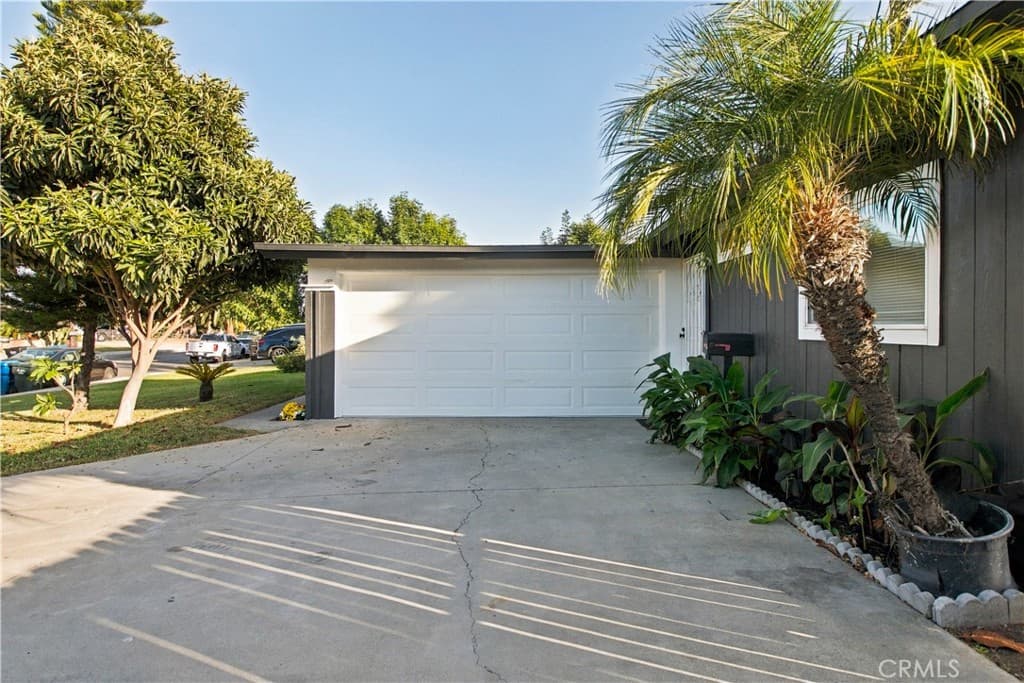 Home at 1930 W 9th, Pomona — photo 4 of 12