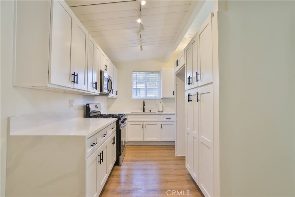 Home at 1930 W 9th, Pomona — photo 10 of 12