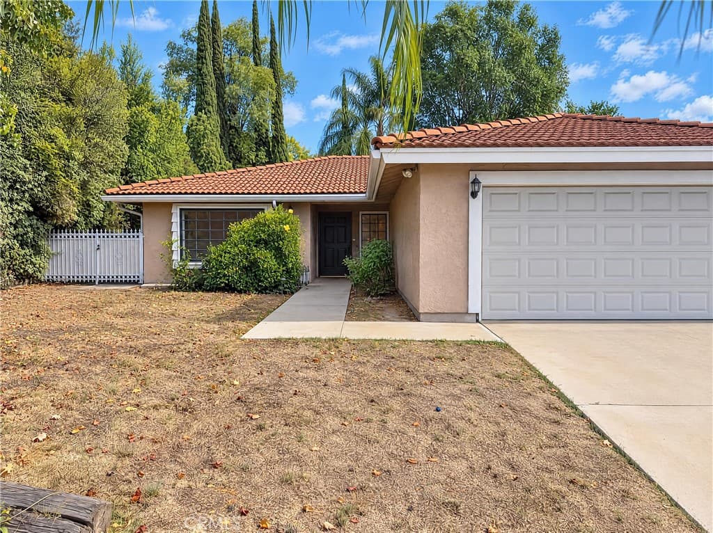 Home at 1042 Whispering Oaks, Arcadia — photo 2 of 12